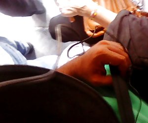 ARRIMON A ABUELA COMPLACIENTE  BUS P2