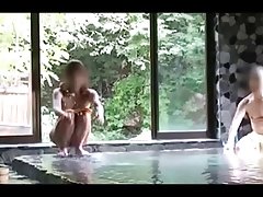 Nao Flashing At The Thermal Bath