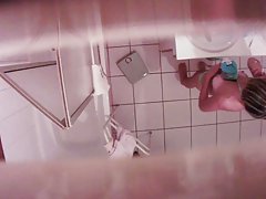 Hidden cam - Cutting pussy hairs