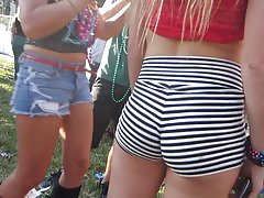 HIDDEN CAM BUBBLE BUTT SHORT DELICIOUS SPANDEX ASS