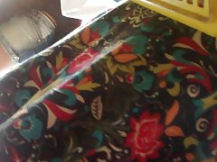 Upskirt - Milf - Coroa gostosa no mercado - Com Frontal