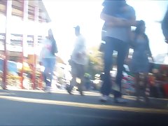 Upskirt 81 Tanga Latina con Esposo