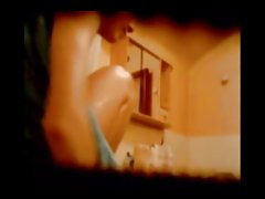 ma fille de 19 ans sous la douche