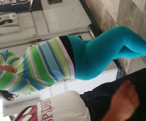 culo grande en el metro