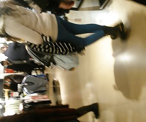 flash no panties in store