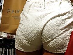 SEXY WITE MINI SHORT BIG ASS