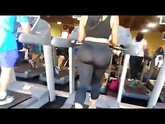 Nalguitas en el Gym