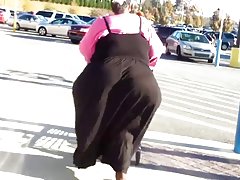 Ebony Aunty Megaculona